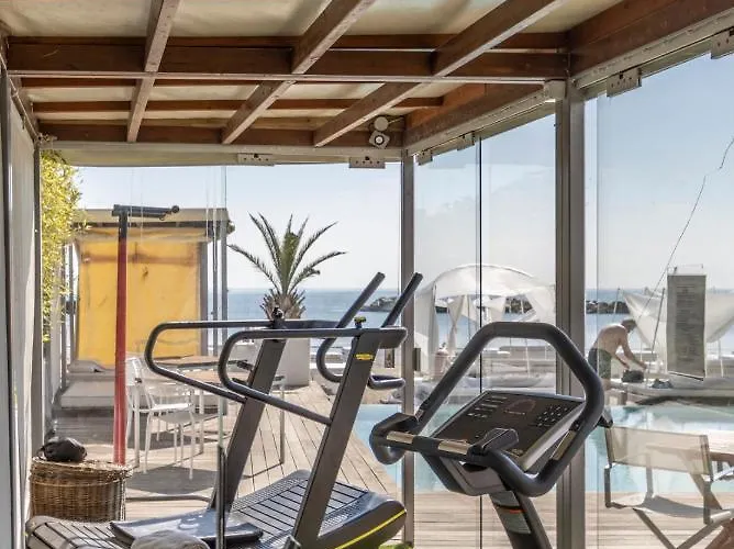 فندق Vistamare 4*