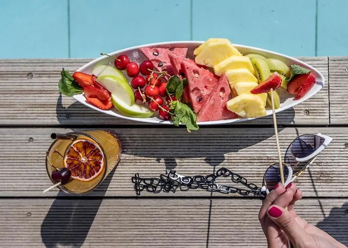 فندق Vistamare 4*