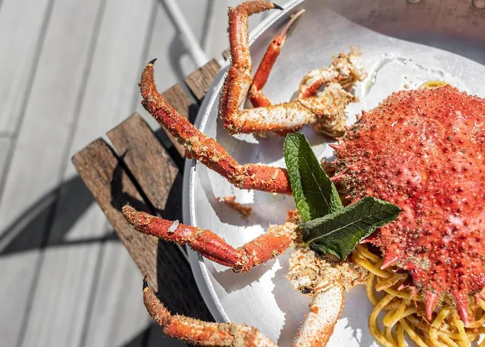 维士塔梅赫套房酒店 4*