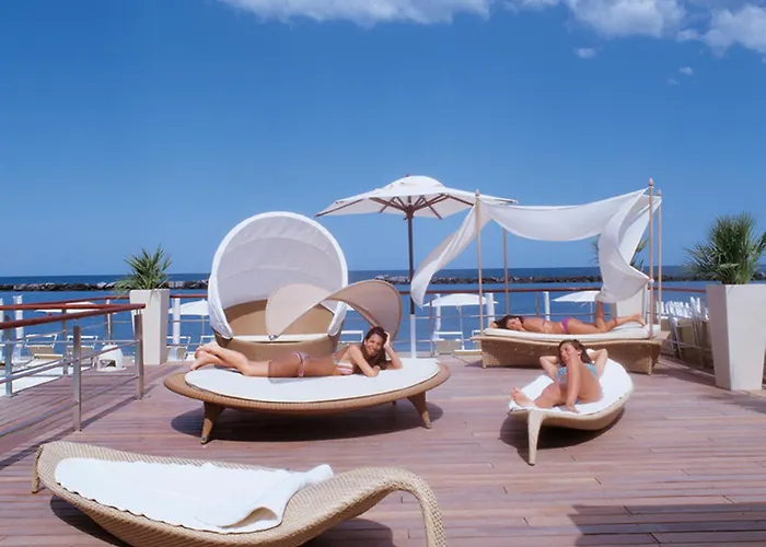 维士塔梅赫套房酒店